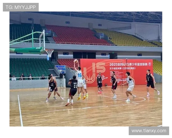 清晨六点青春激昂U15青岛男篮奋力奔跑迎接新赛季挑战 清晨六点青春激昂U15青岛男篮奋力奔跑迎接新赛季挑战