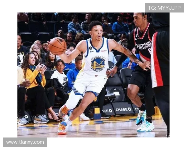 记者罗林斯进攻端显著提升投射水平日趋稳定展现全面进步